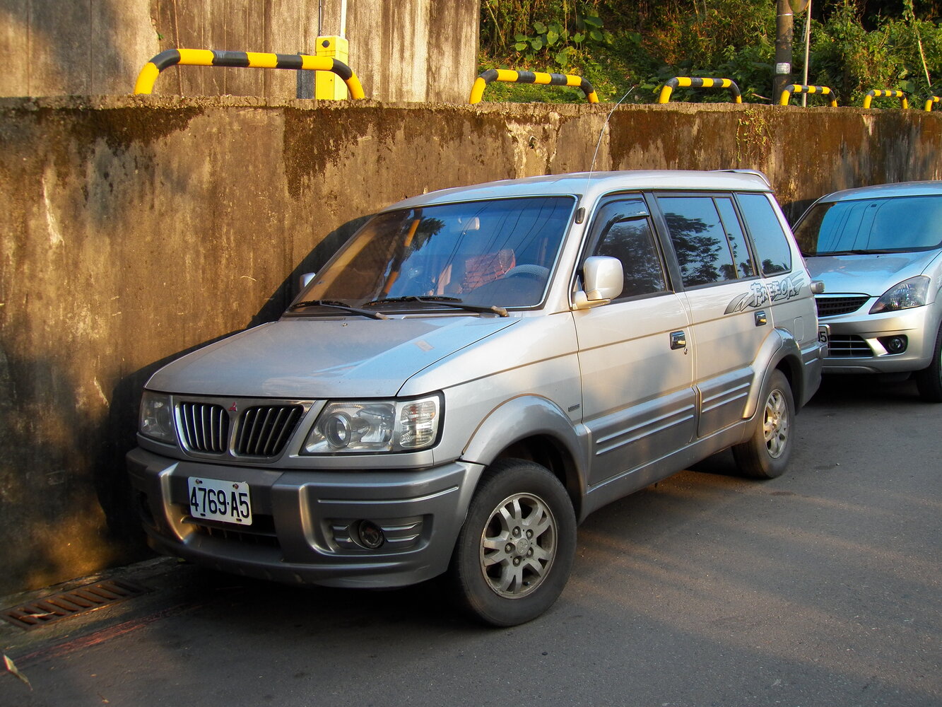 Mitsubishi Freeca I (1997–2017) · 2.5d MT (73 л.с.)