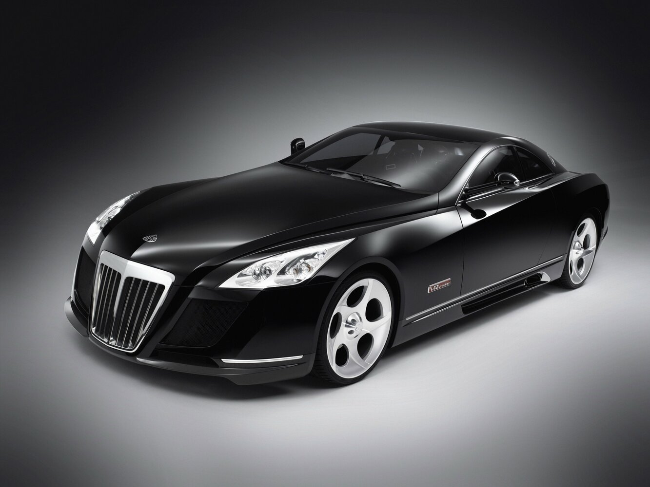 Maybach Exelero (2005–2005) · 6.0 AT (700 л.с.) 4WD
