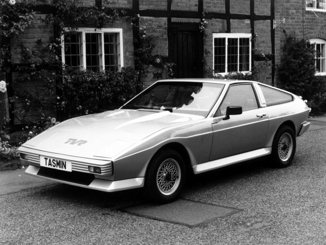 TVR Tasmin I (1980–1987) · 2.8 AT (162 л.с.)