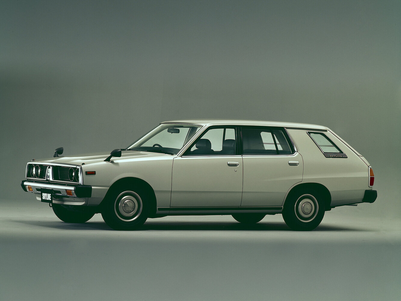 Nissan Skyline V (C210) (1977–1981) · 1.6 MT (95 л.с.)
