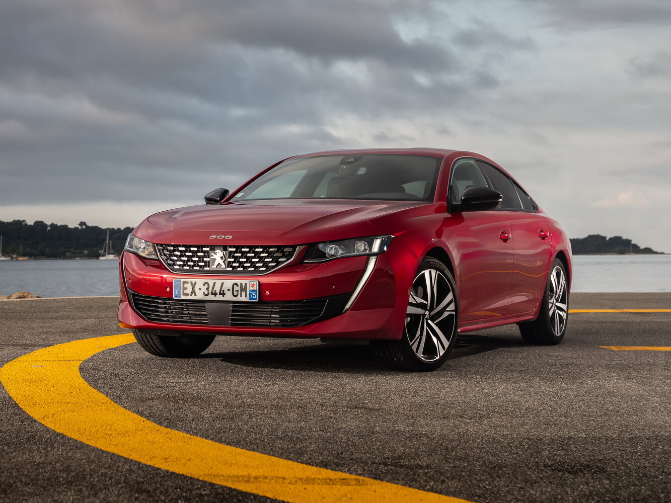 Peugeot 508 II (2018–2023) · 1.2 AT (131 л.с.)