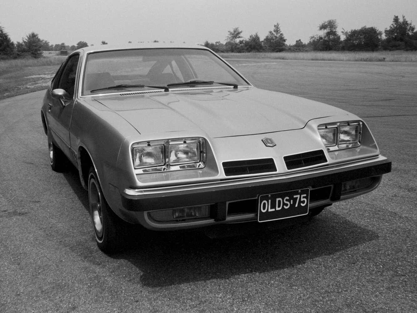 Oldsmobile Starfire II (1975–1980) · 2.5 MT (85 л.с.)