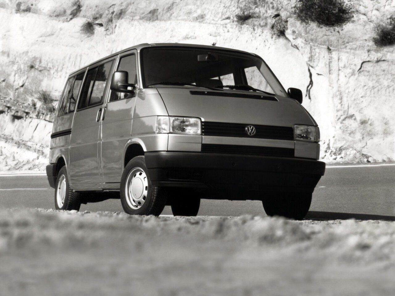 Volkswagen EuroVan T4 (1992–1997) · 2.5 MT (109 л.с.)