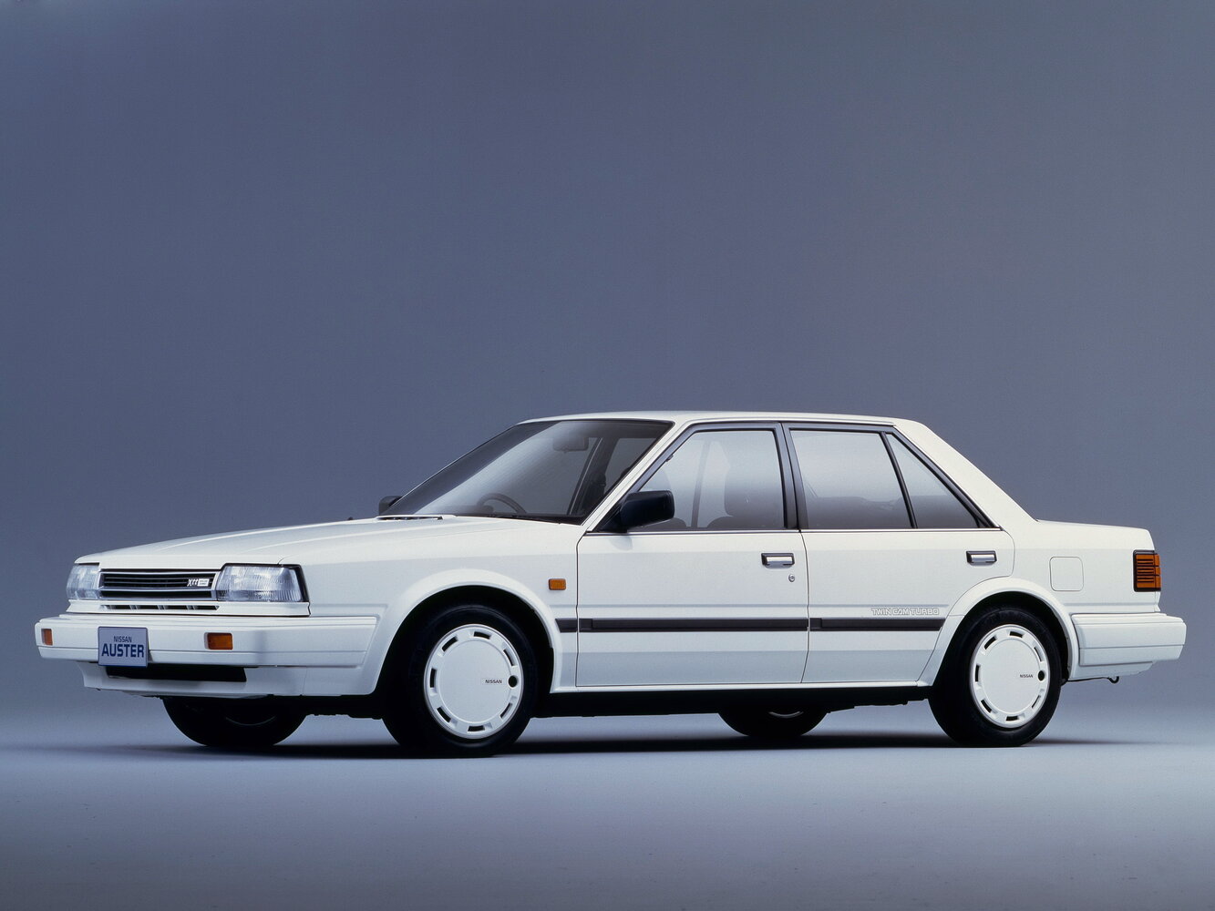 Nissan Auster III (T12) (1985–1990) · 1.6 AT (90 л.с.)