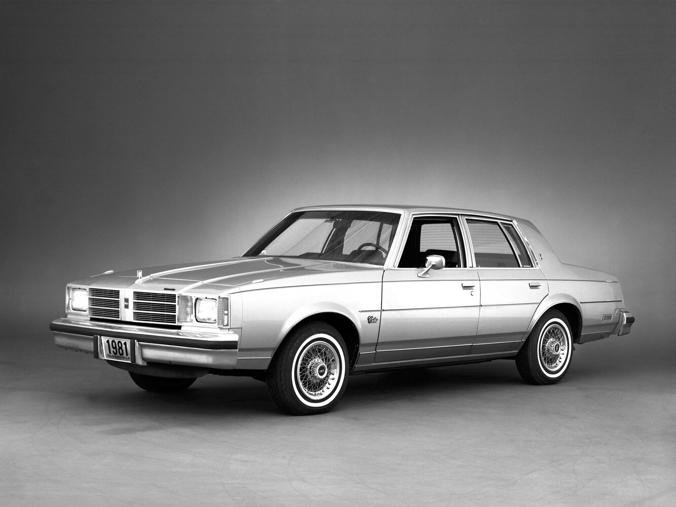 Oldsmobile Cutlass V (1978–1988) · 4.3 AT (106 л.с.)