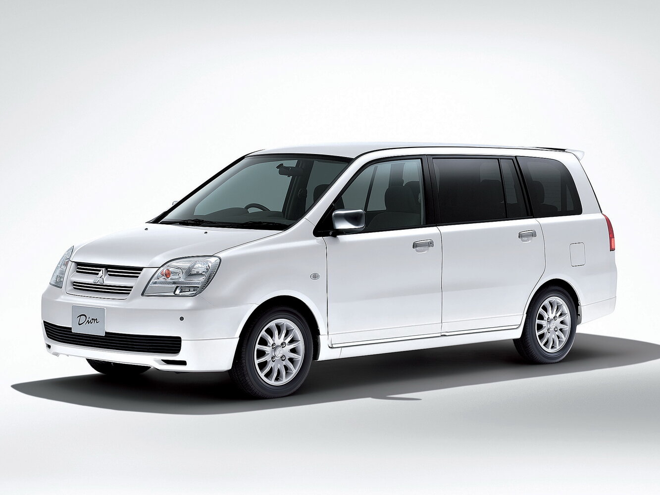 Mitsubishi Dion I Рестайлинг (2002–2005) · 1.8 AT (165 л.с.) 4WD