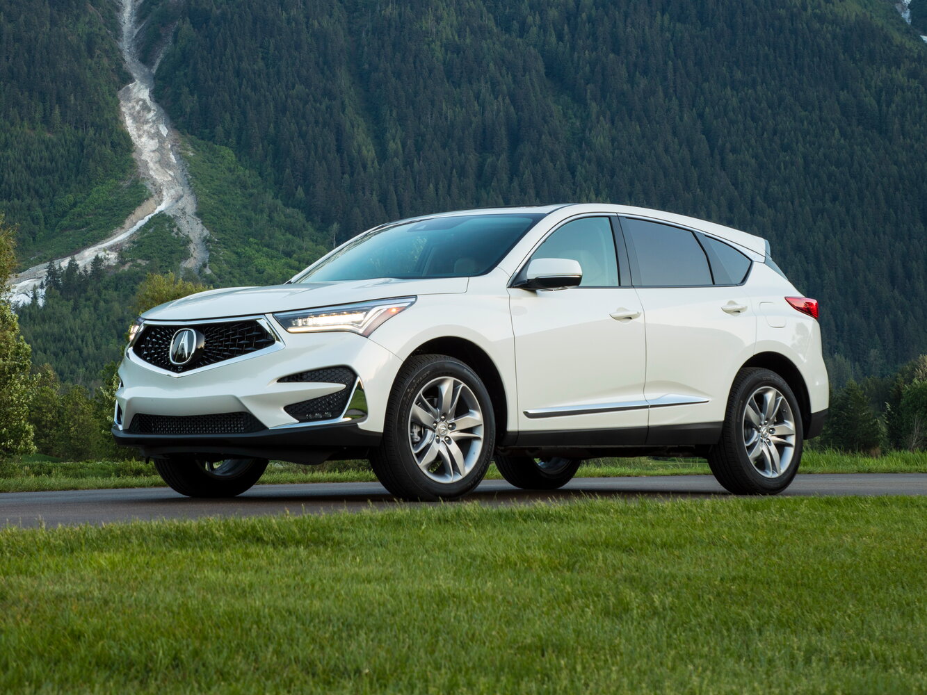 Acura RDX III (2018–2021) · 2.0 AT (272 л.с.) 4WD