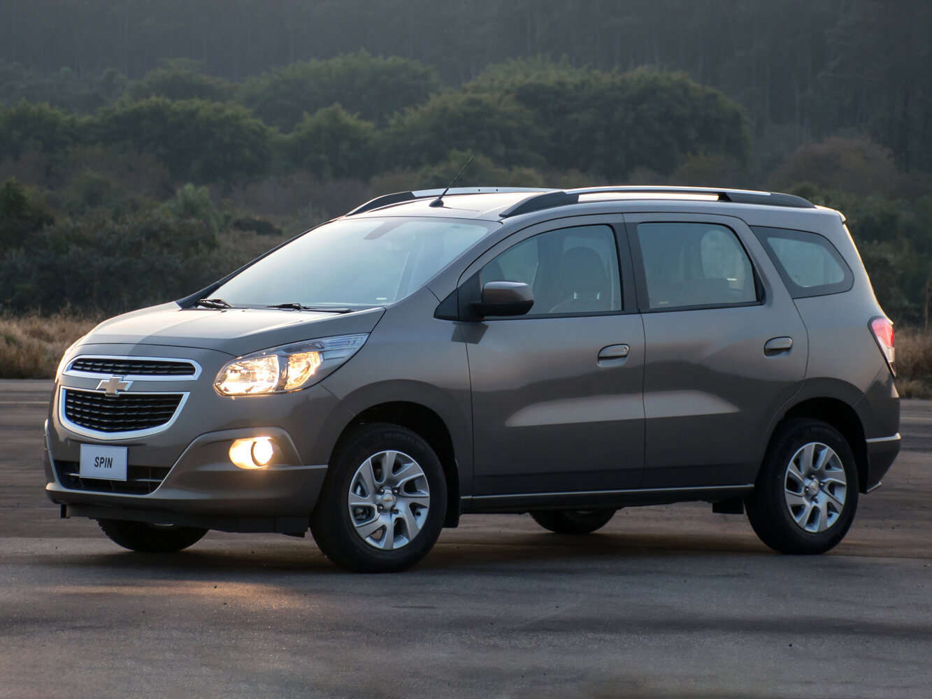 Chevrolet Spin I (2012–2018) · 1.8 AT (106 л.с.)