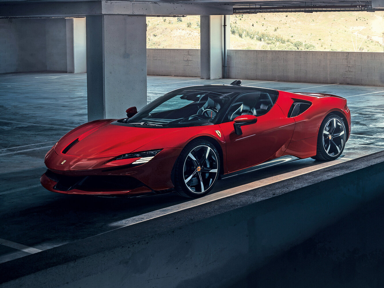 Stradale 4.0hyb AMT (1000 л.с.) 4WD