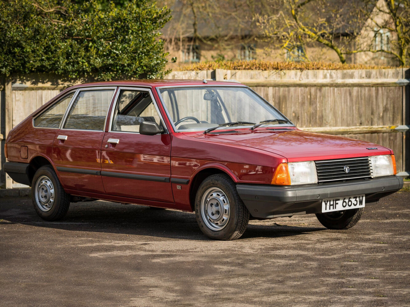 Simca 1307 1307 (1975–1979) · 1.3 MT (68 л.с.)