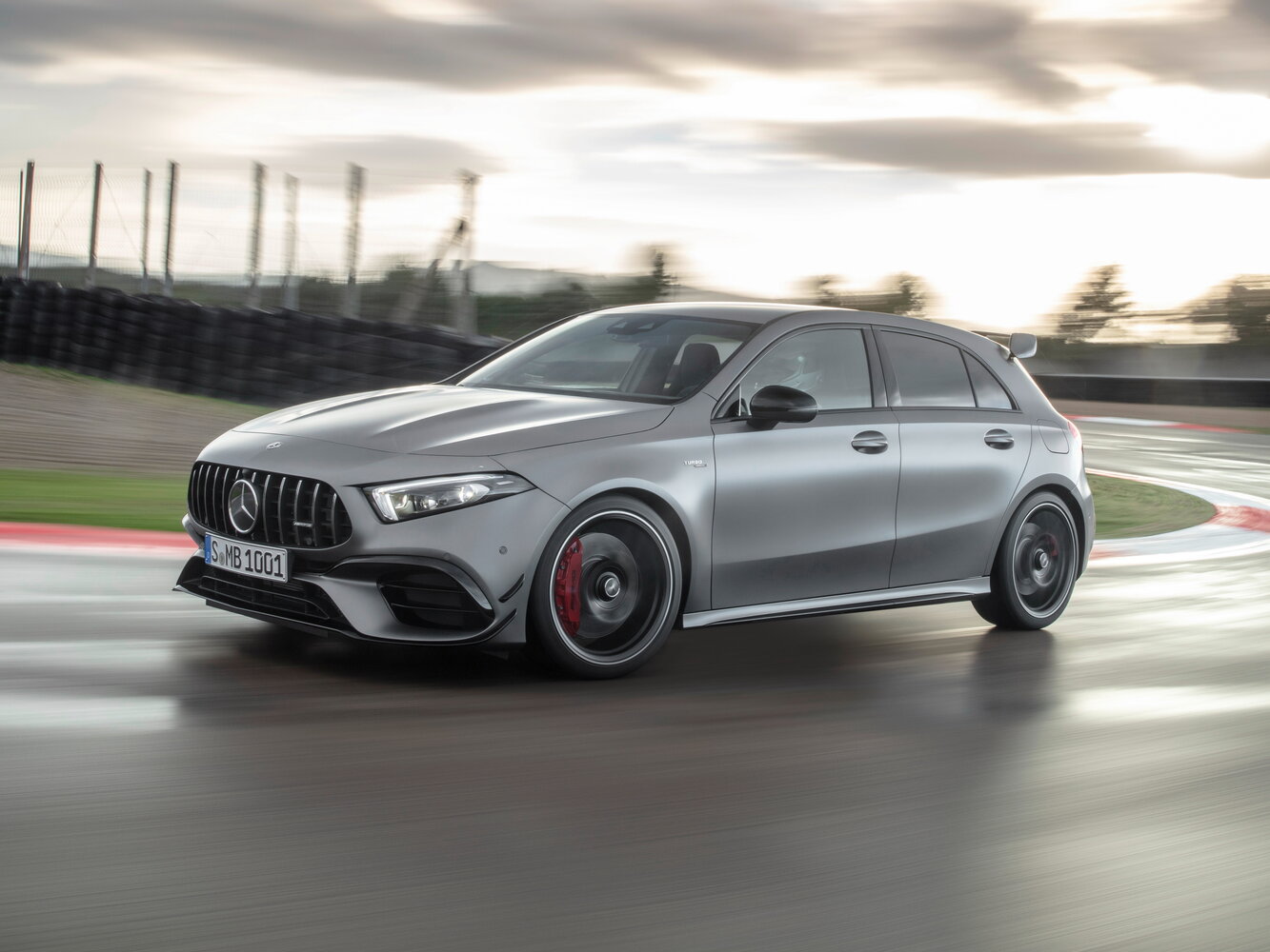 35 AMG 2.0 AMT (306 л.с.) 4WD