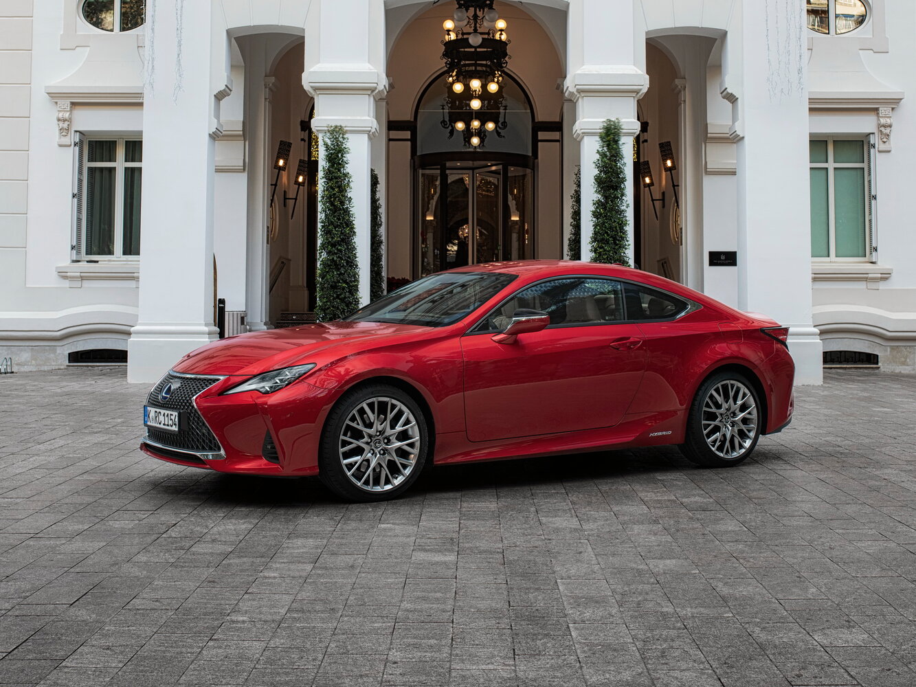 Lexus RC I Рестайлинг (2018–2026) · 300h 2.5hyb CVT (218 л.с.)