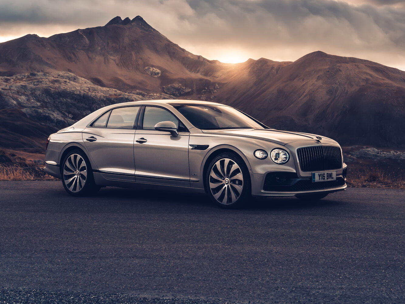 Bentley Flying Spur III (2019–2024) · 4.0 AMT (550 л.с.) 4WD