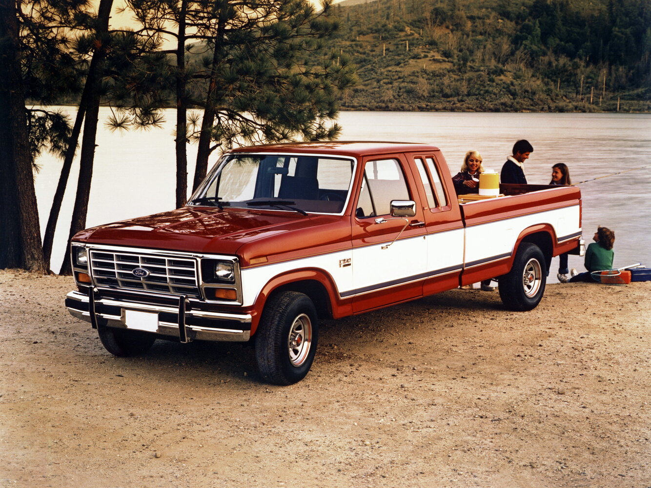 Ford F-150 VII (1979–1986) · 4.9 MT (120 л.с.) 4WD