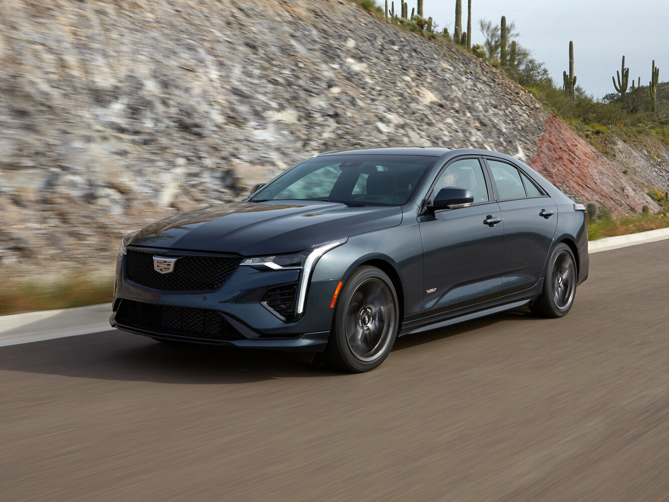 Cadillac CT4-V I (2019–2026) · Blackwing 3.6 MT (479 л.с.)