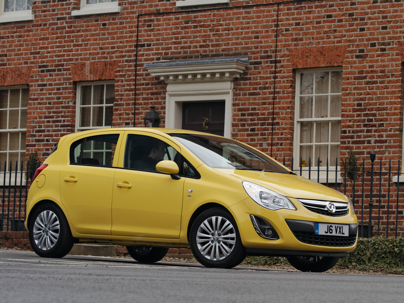 Vauxhall Corsa D Рестайлинг (2010–2014) · 1.2 MT (85 л.с.)