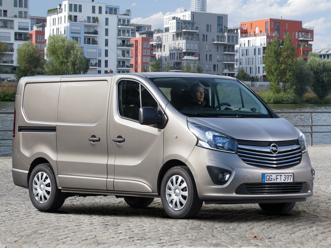 Opel Vivaro B (2014–2019) · 1.6d MT (120 л.с.)