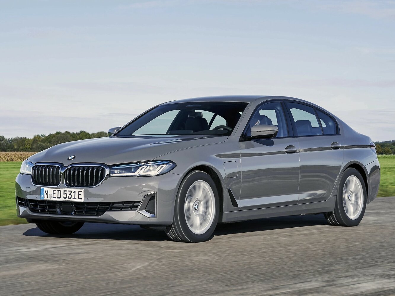 BMW 5 серии VII (G30/G31/G38) Рестайлинг (2020–2023) · 540i 3.0 AT (333 л.с.)