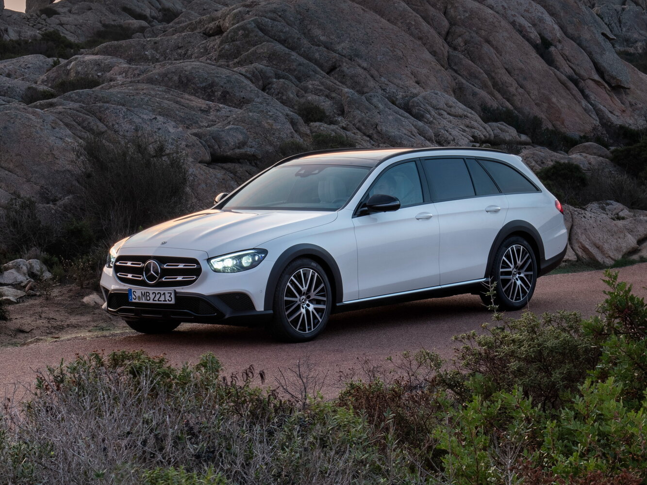 Mercedes-Benz E-Класс V (W213, S213, C238) Рестайлинг (2020–2023) · All-Terrain 200 2.0 AT (197 л.с.) 4WD