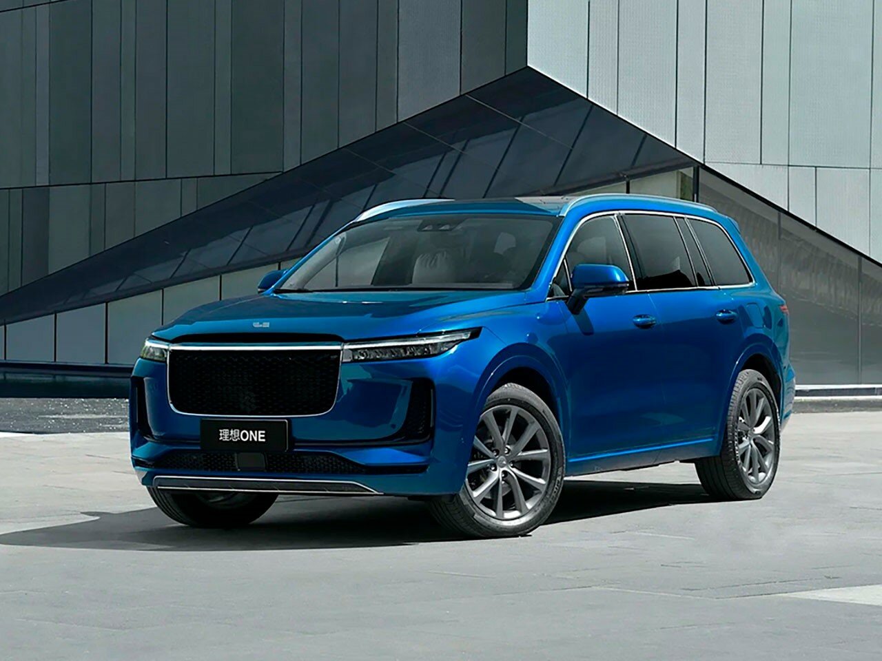 Li Auto (Lixiang) One (2019–2023) · 1.2hyb AT (333 л.с.) 4WD