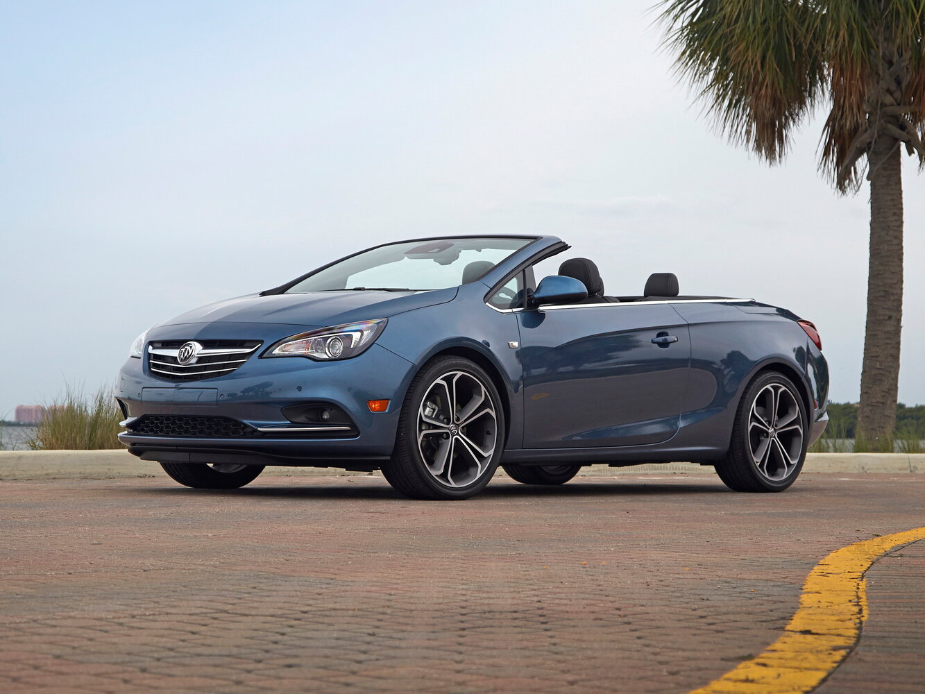 Buick Cascada (2015–2019) · 1.6 AT (200 л.с.)