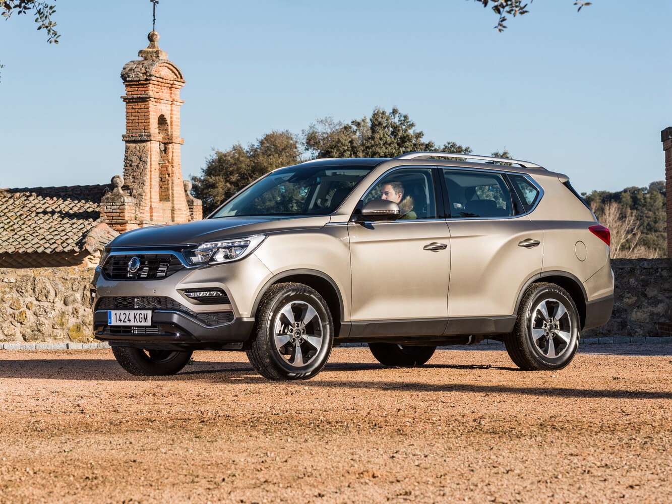 SsangYong Rexton IV (2017–2021) · 2.2d MT (181 л.с.)