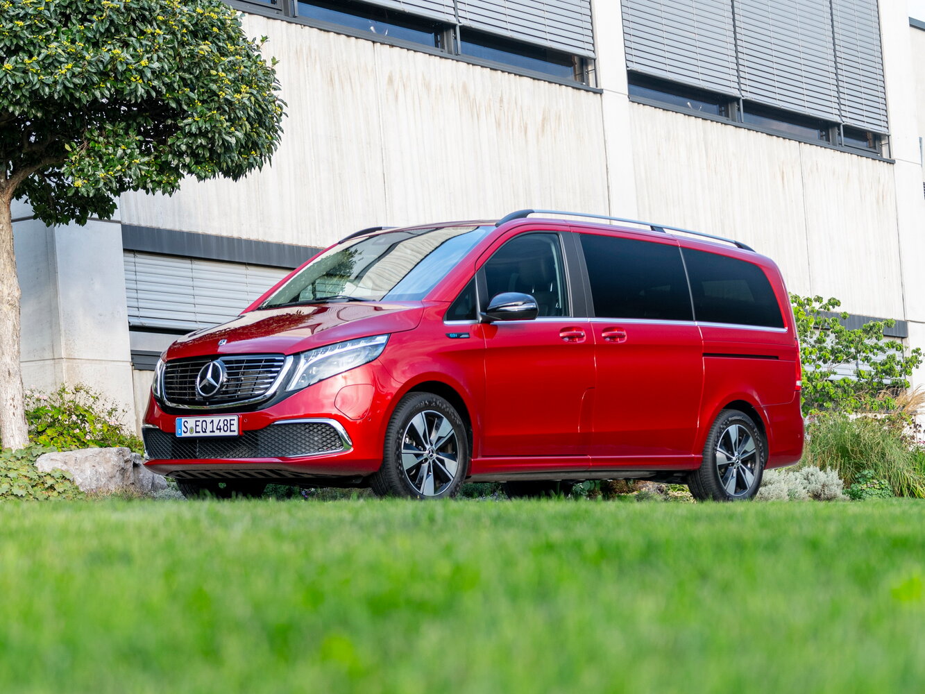 Mercedes-Benz EQV I (2020–2023) · 250 длинный Electro AT (150.0 кВт)