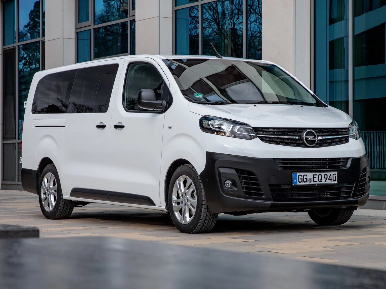 Opel Vivaro C (2019–2024) · 50kWh Electro AT (100.0 кВт)