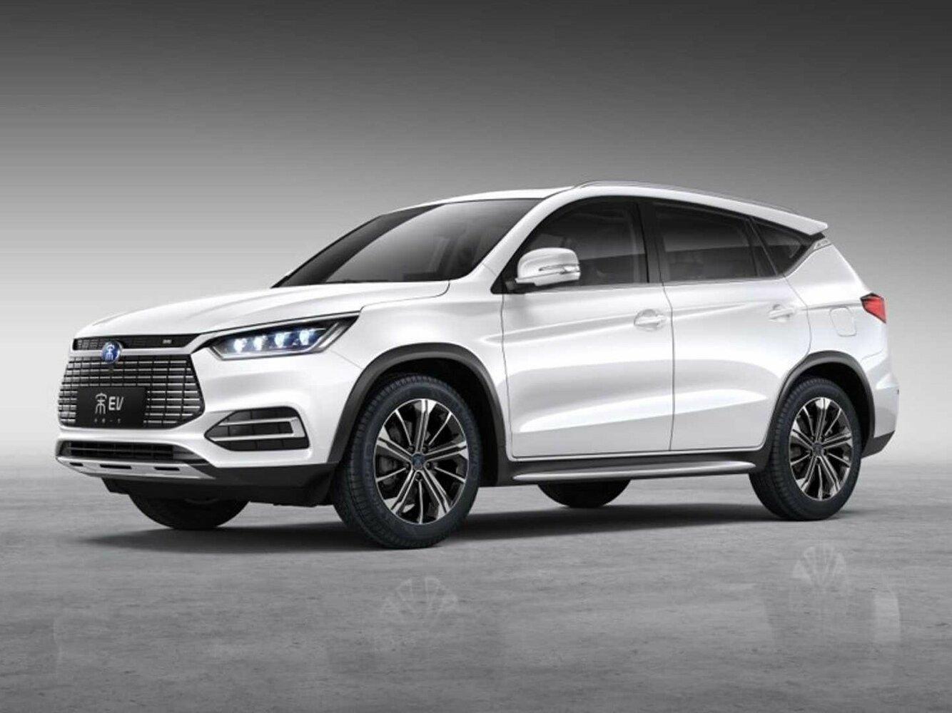 BYD Song EV (2016–2019) · EV400 Electro AT (160.0 кВт)