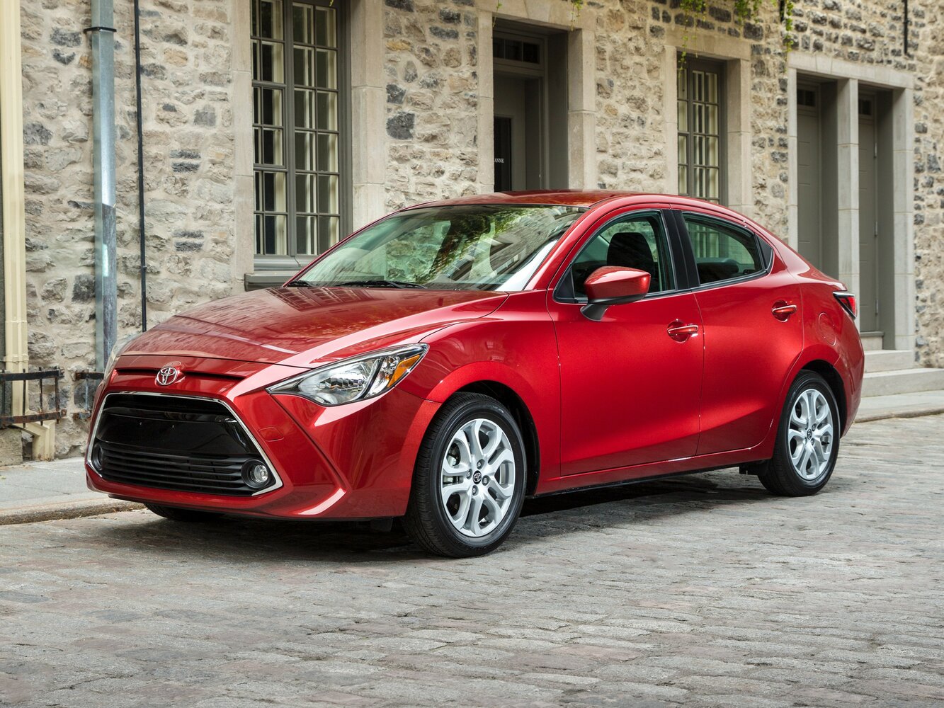 Toyota Yaris DJ/DL (2016–2020) · 1.5 MT (106 л.с.)