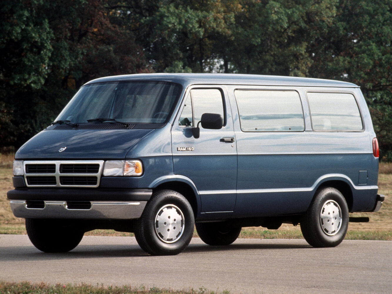 Dodge RAM Van III (1993–2003) · 3.9 AT (175 л.с.)