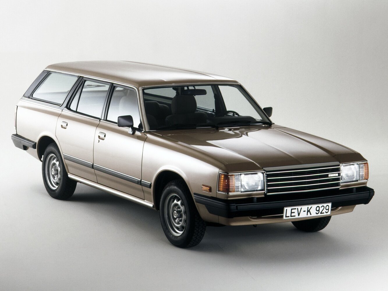Mazda Luce III (1977–1988) · 2.0 MT (90 л.с.)