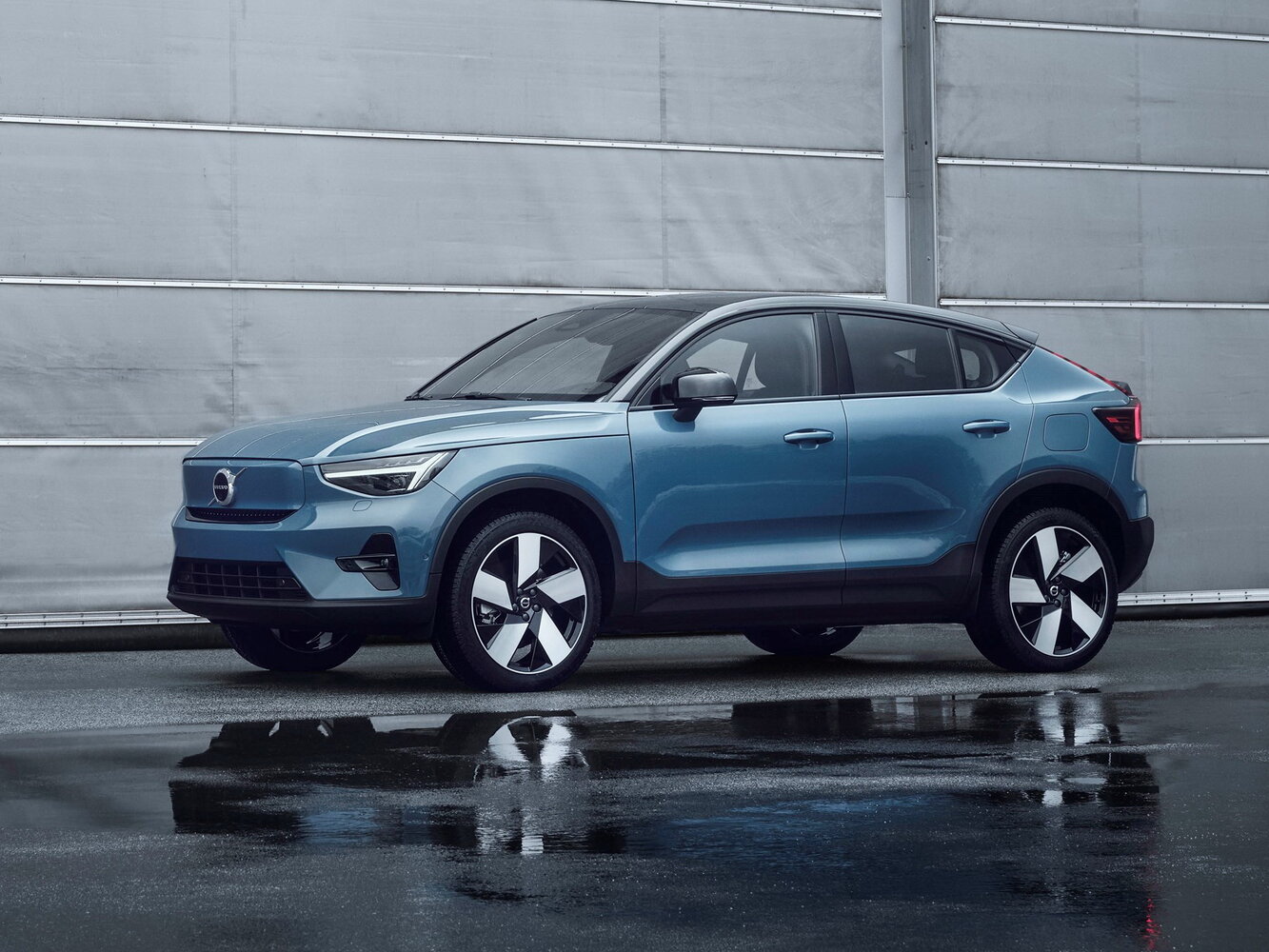 Volvo C40 (2021–2024) · Electro AT (300.0 кВт) 4WD