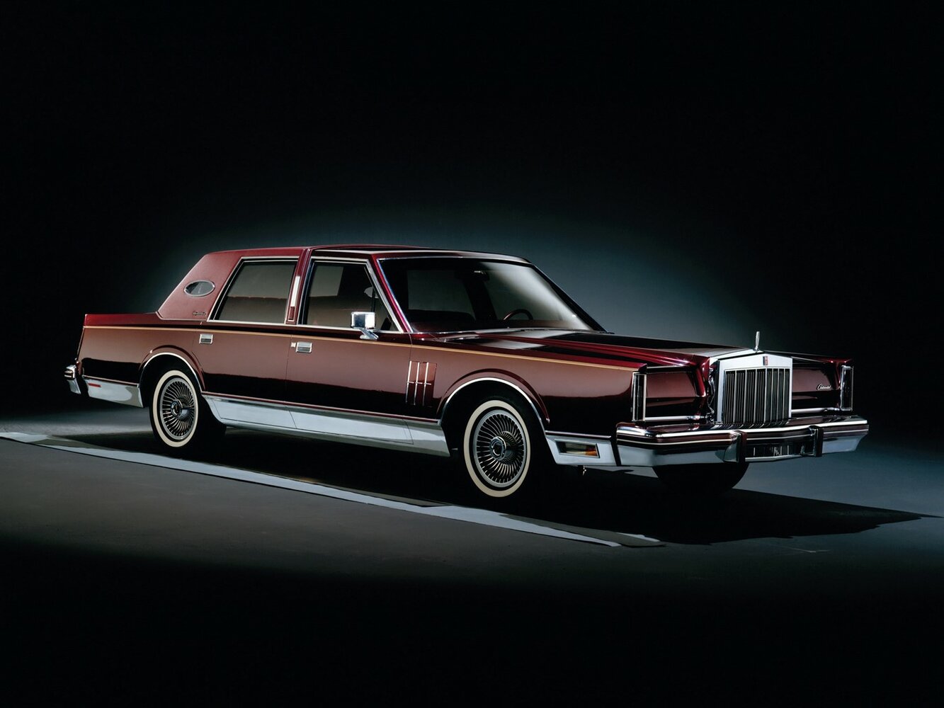 Lincoln Continental VI (1980–1983) · 5.8 AT (141 л.с.)