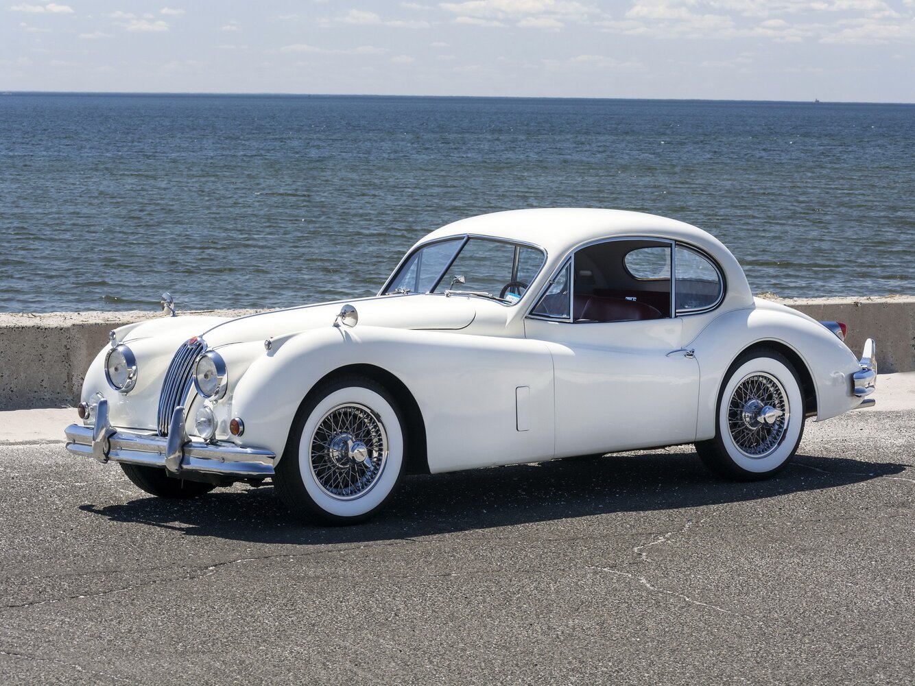 Jaguar XK XK140 (1954–1957) · 3.4 MT (213 л.с.)