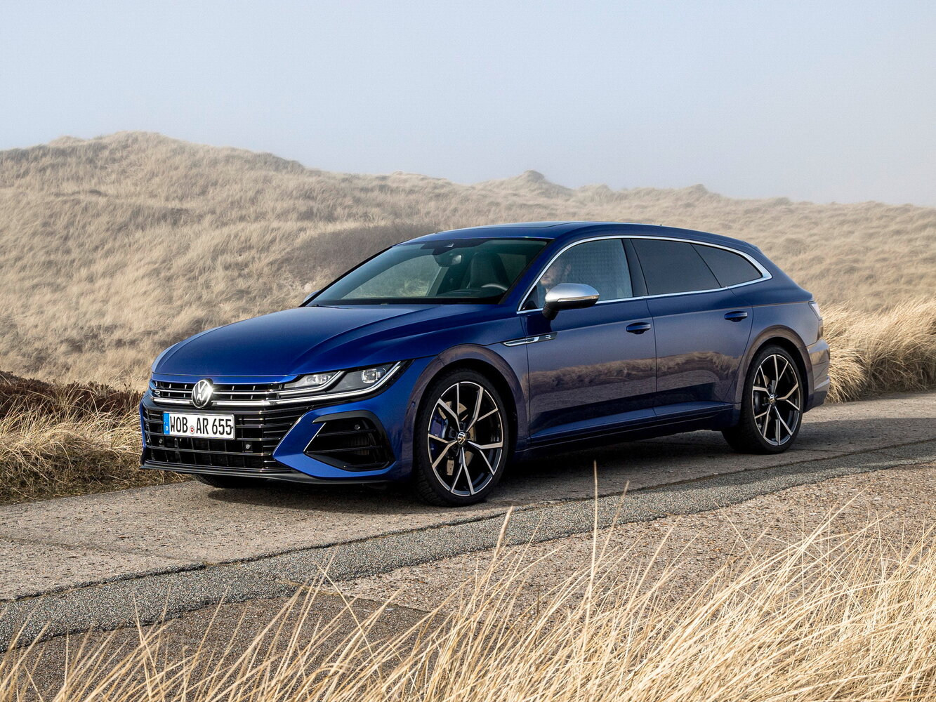 Volkswagen Arteon R (2020–2024) · 2.0 AMT (320 л.с.) 4WD