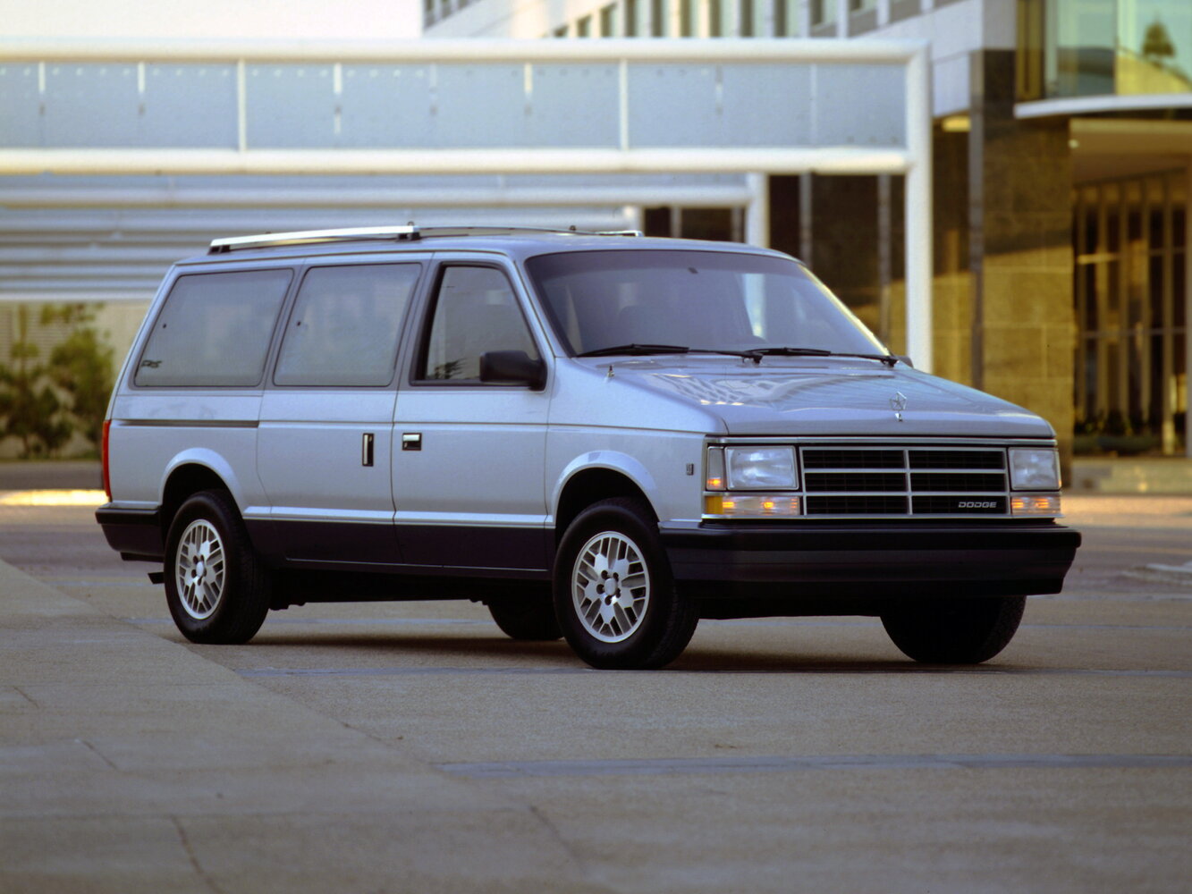 Dodge Caravan I (1984–1990) · 3.0 AT (140 л.с.)
