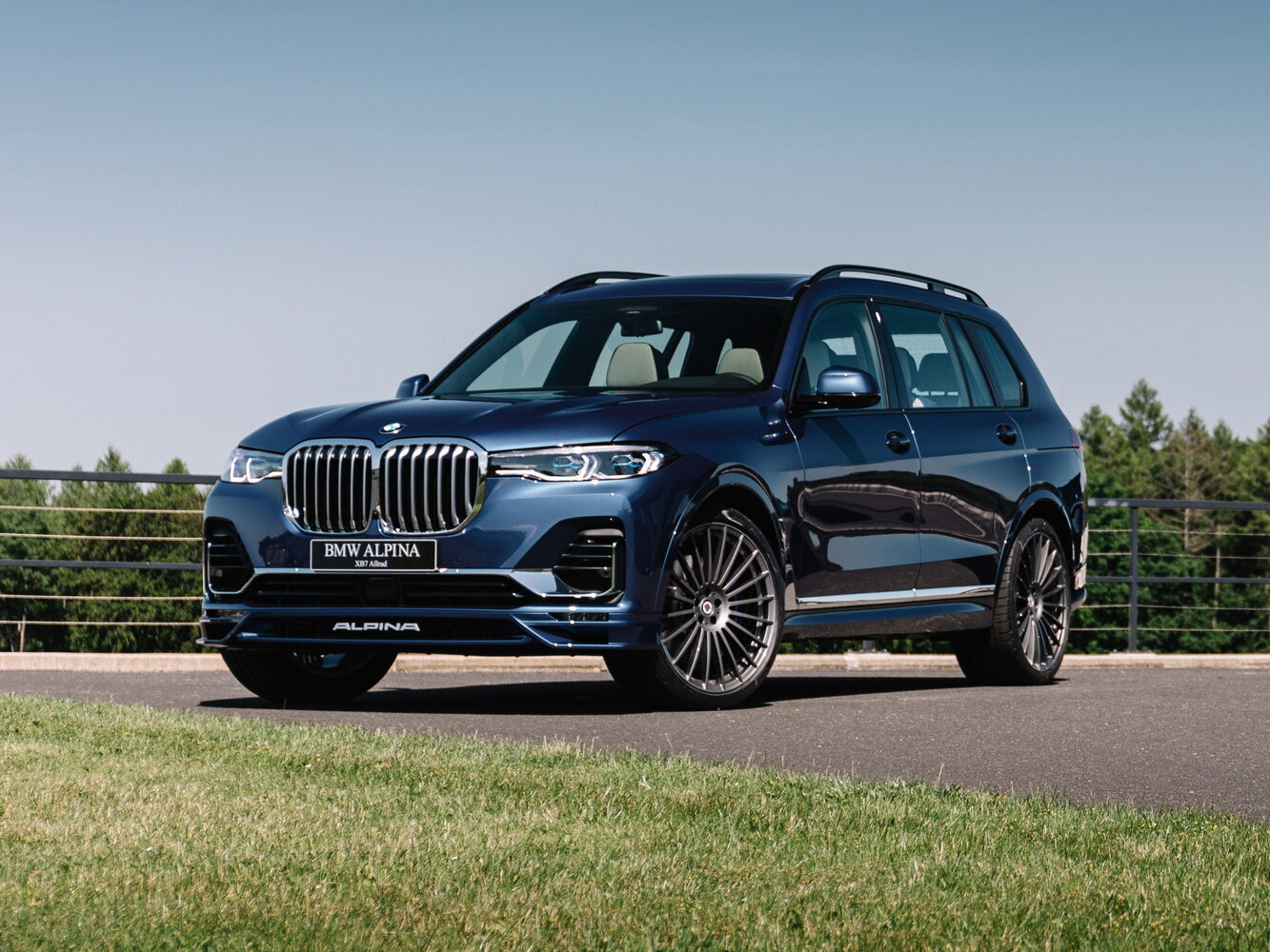 Alpina XB7 G07 (2020–2022) · 4.4 AT (621 л.с.) 4WD