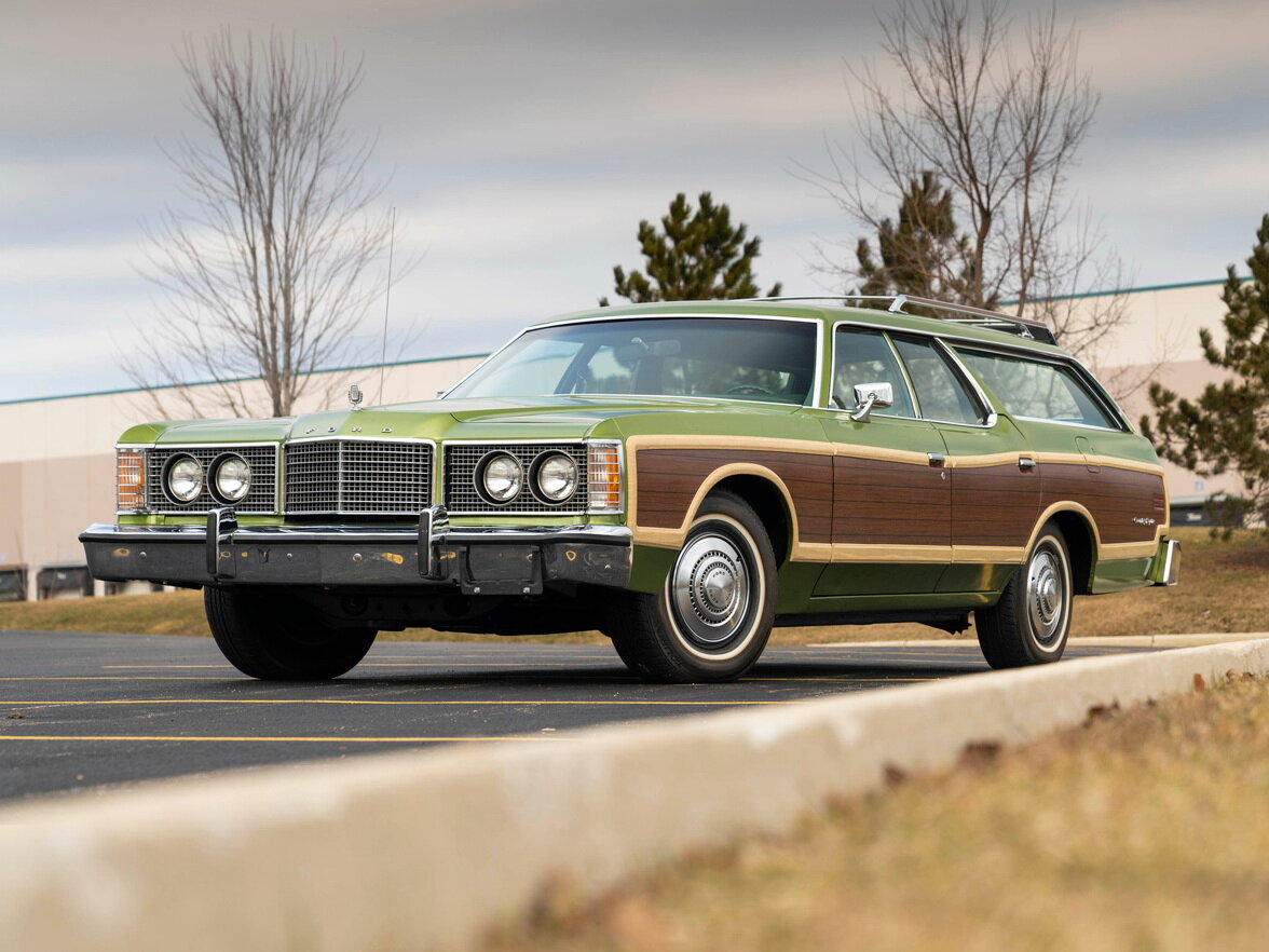Ford LTD Country Squire I (1969–1978) · 6.4 AT (265 л.с.)