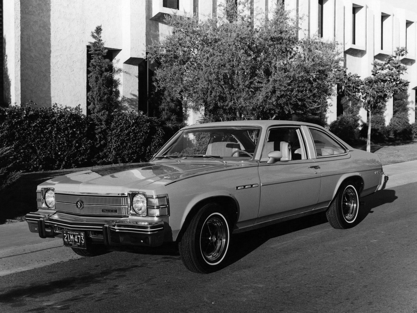 Buick Skylark IV (1975–1979) · 5.7 AT (177 л.с.)