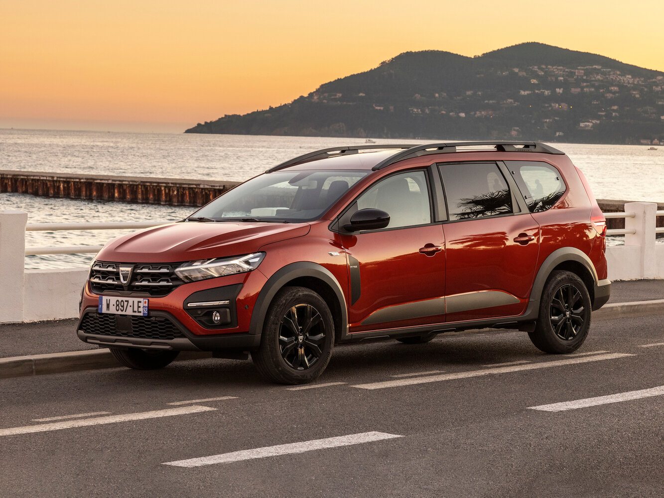 Dacia Jogger I (2021–2022) · 1.0 MT (101 л.с.)