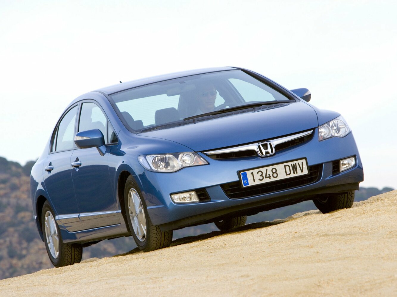Hybrid 1.3hyb CVT (95 л.с.)