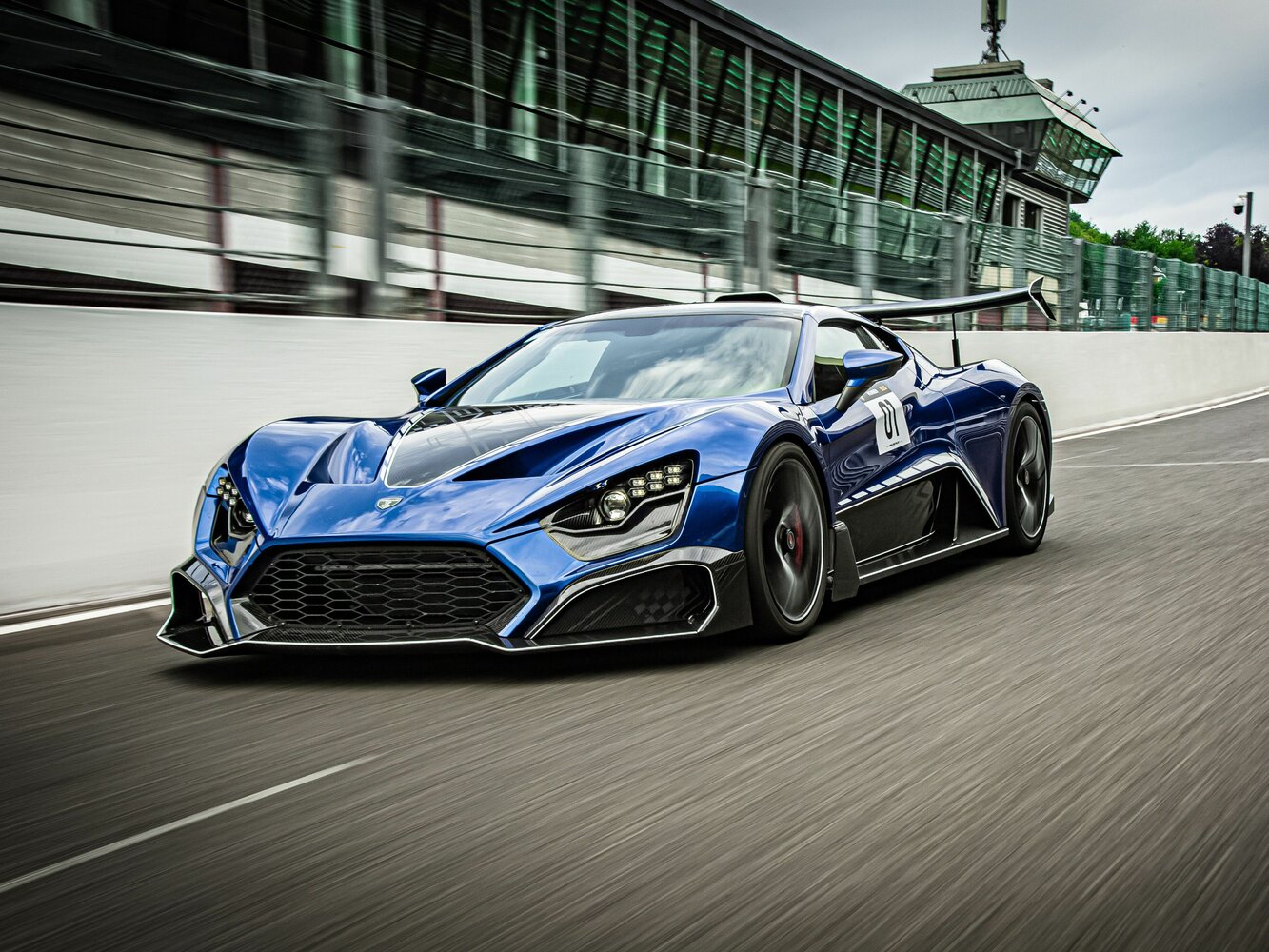 Zenvo TSR-S (2018–2026) · 5.8 AMT (1193 л.с.)