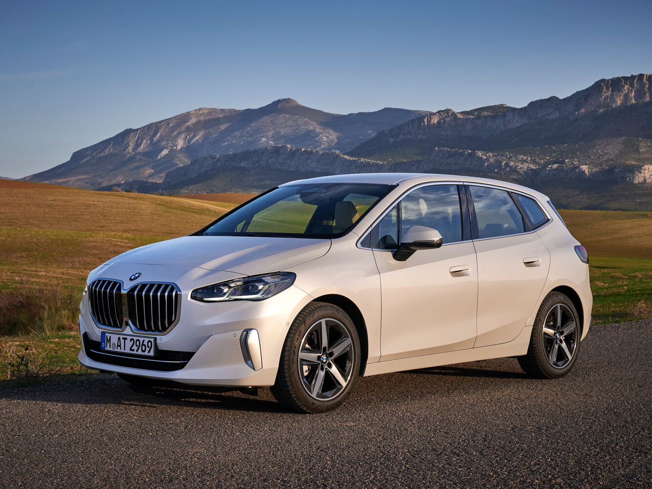 BMW 2 серии Active Tourer U06 (2021–2026) · 218i 1.5 AMT (136 л.с.)