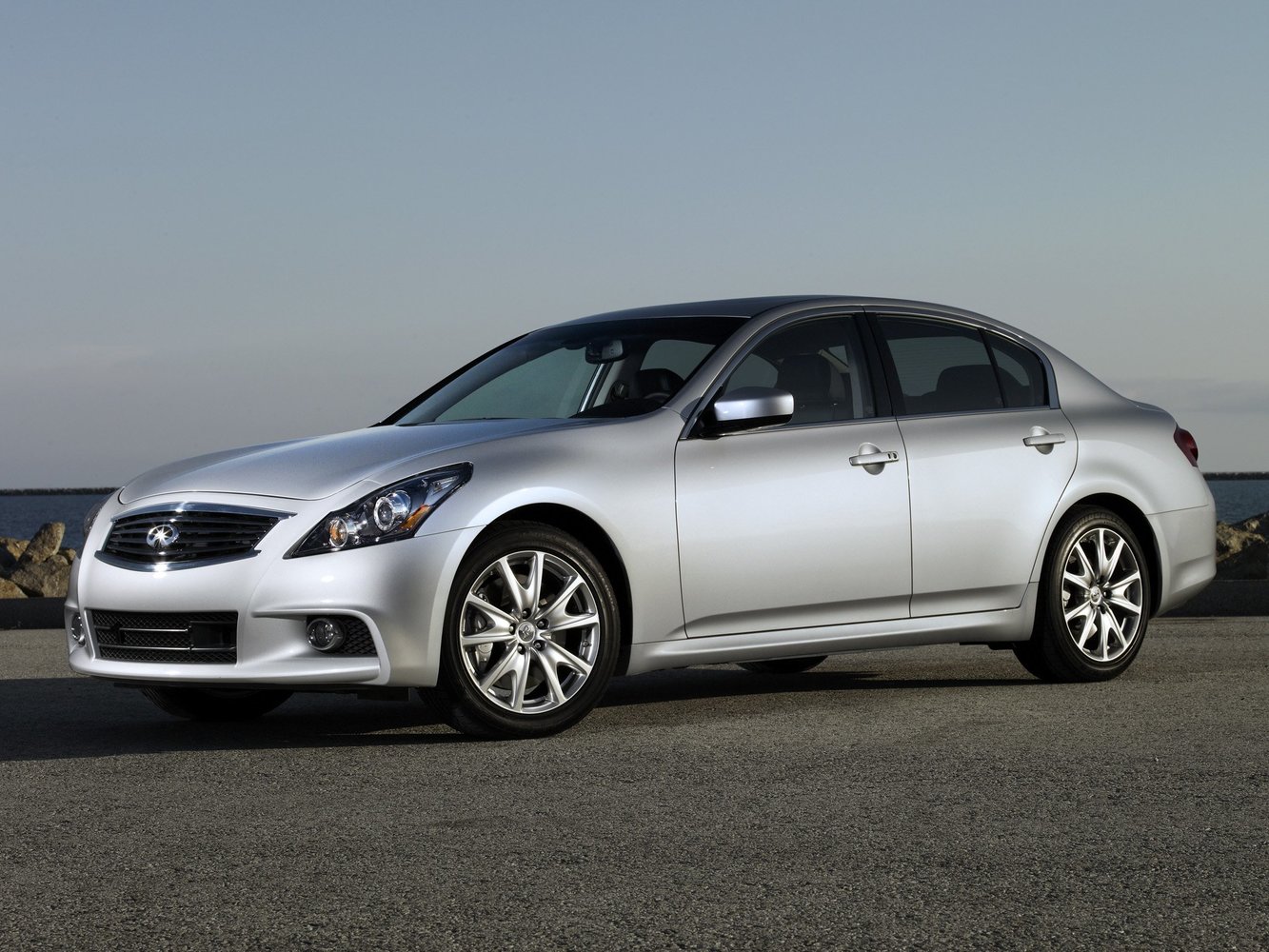 Infiniti G IV (2006–2013) · G37 3.7 AT (333 л.с.) 4WD