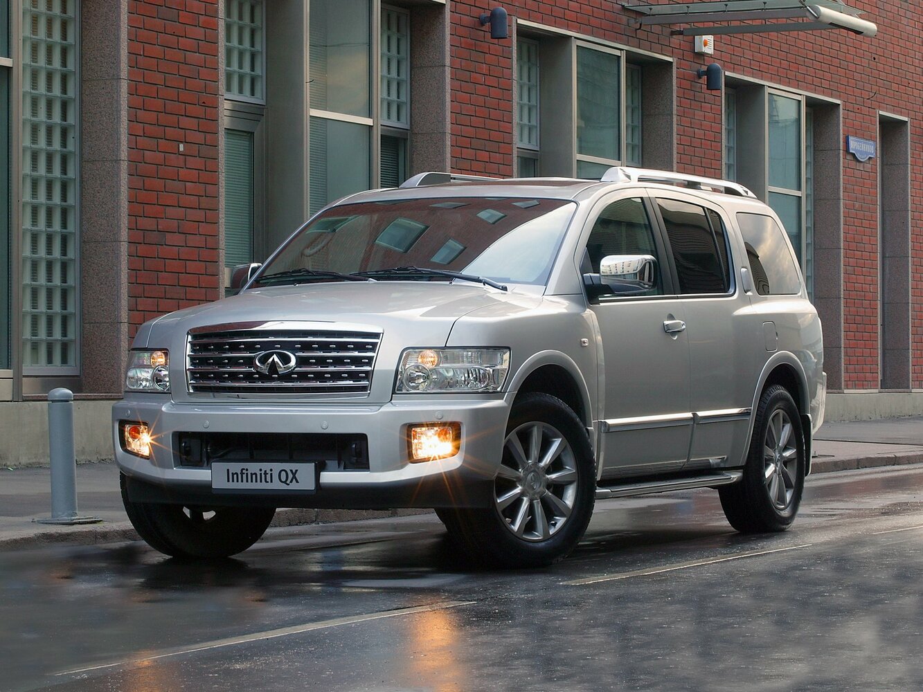 Infiniti QX56 I Рестайлинг (2007–2010) · 5.6 AT (325 л.с.)