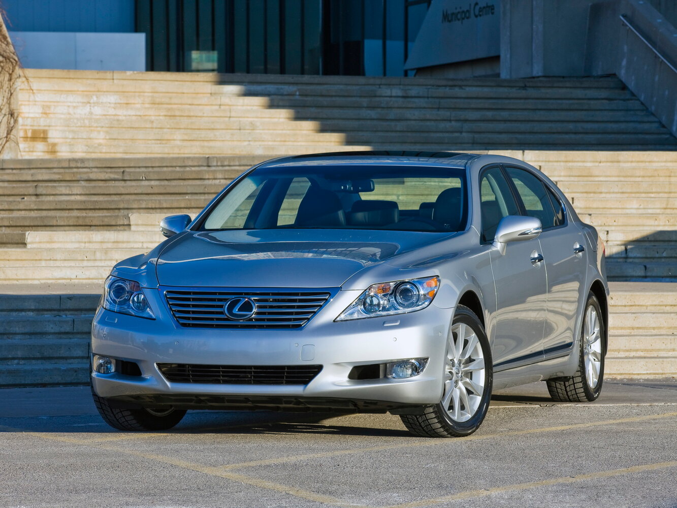 Lexus LS IV Рестайлинг (2009–2012) · 460 L 4.6 AT (380 л.с.) 4WD