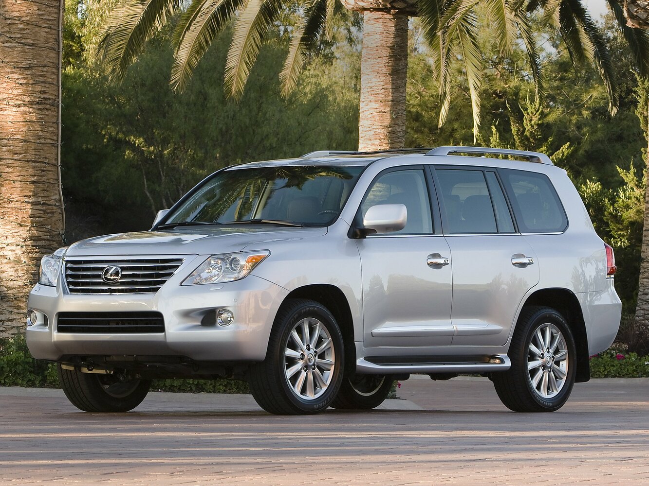 Lexus LX III (2007–2012) · 570 5.7 AT (367 л.с.) 4WD