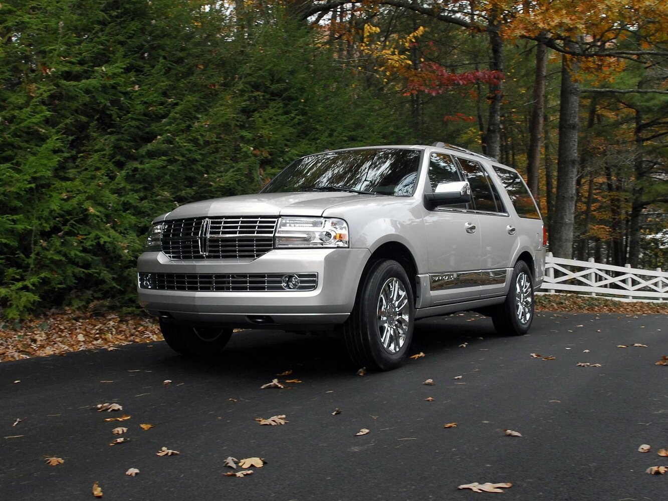 Lincoln Navigator III (2006–2014) · 5.4 AT (304 л.с.)
