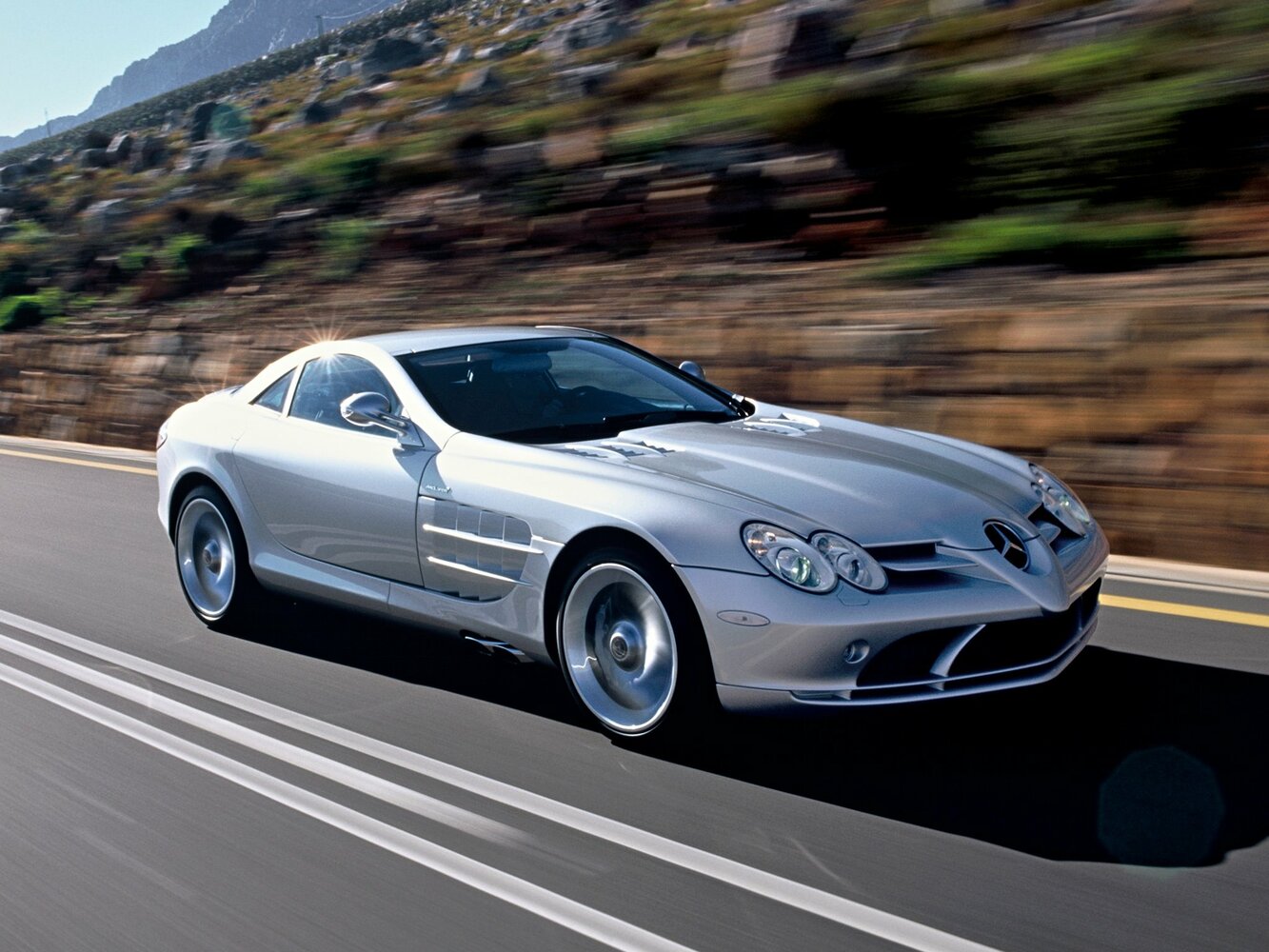 Mercedes-Benz SLR McLaren (2003–2009) · 5.4 AT (626 л.с.)